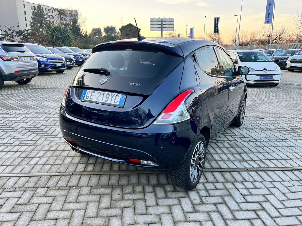 Lancia Ypsilon usata a Milano (6)