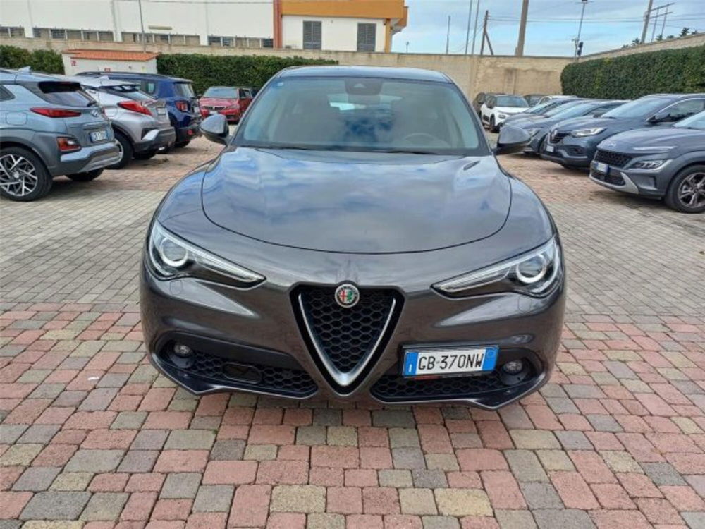 Alfa Romeo Stelvio usata a Bari (2)