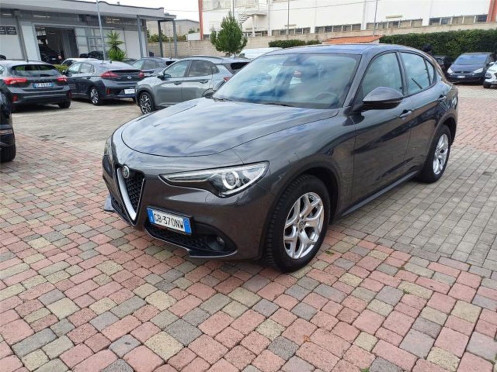 Alfa Romeo Stelvio usata a Bari (3)