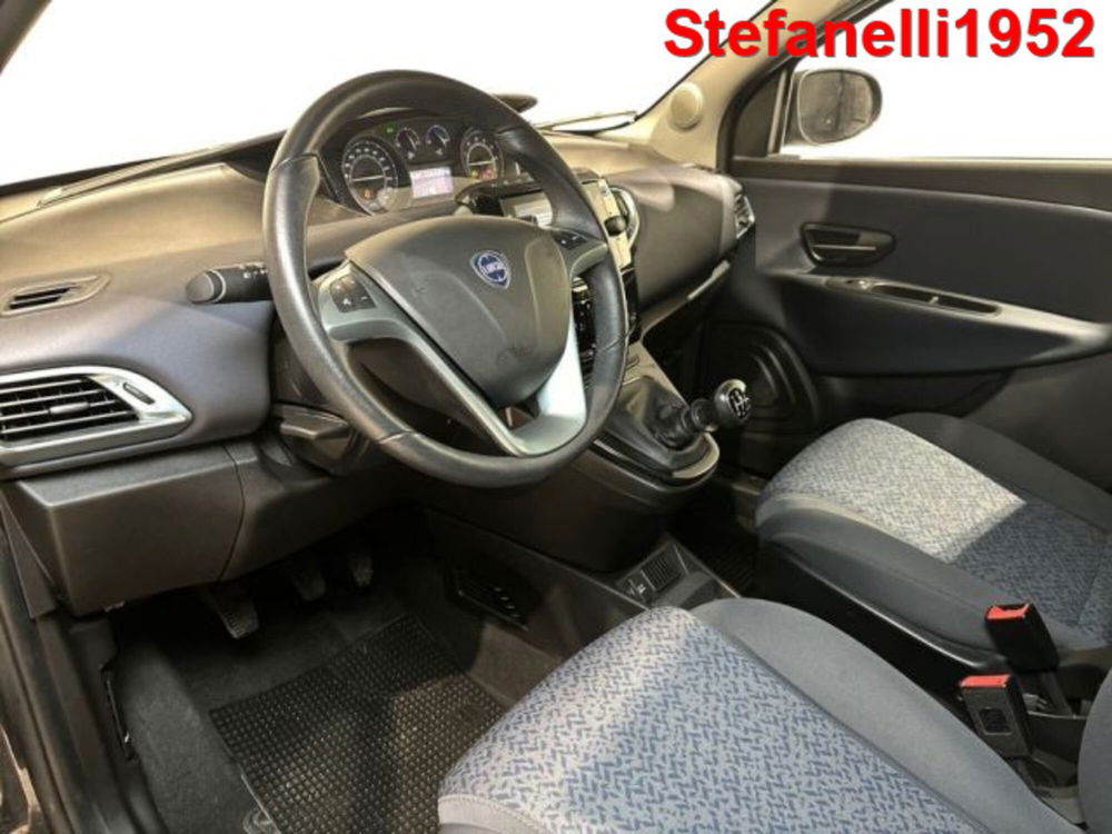 Lancia Ypsilon usata a Bologna (11)