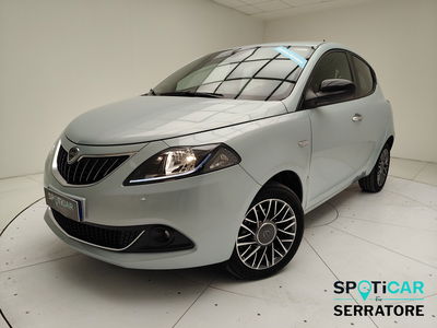 Lancia Ypsilon 1.0 FireFly 5 porte S&amp;S Hybrid Gold Plus del 2023 usata a Erba