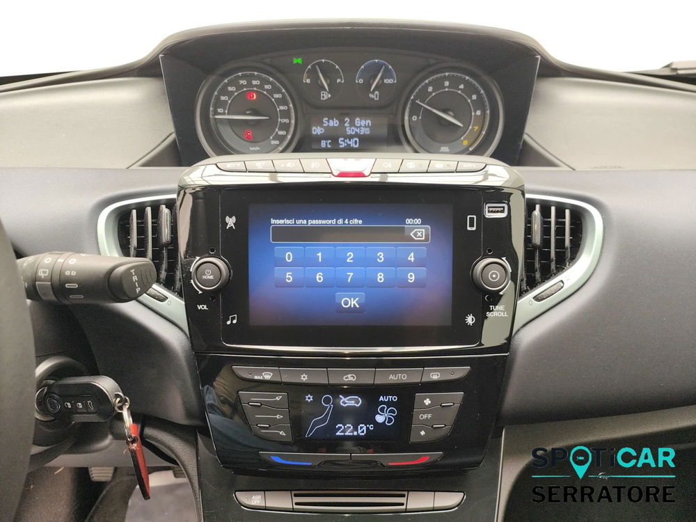 Lancia Ypsilon usata a Como (10)