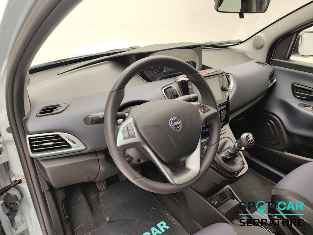 Lancia Ypsilon usata a Como (7)