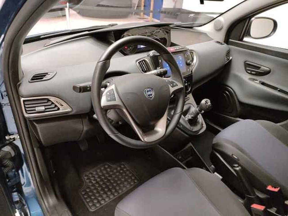 Lancia Ypsilon usata a Teramo (11)