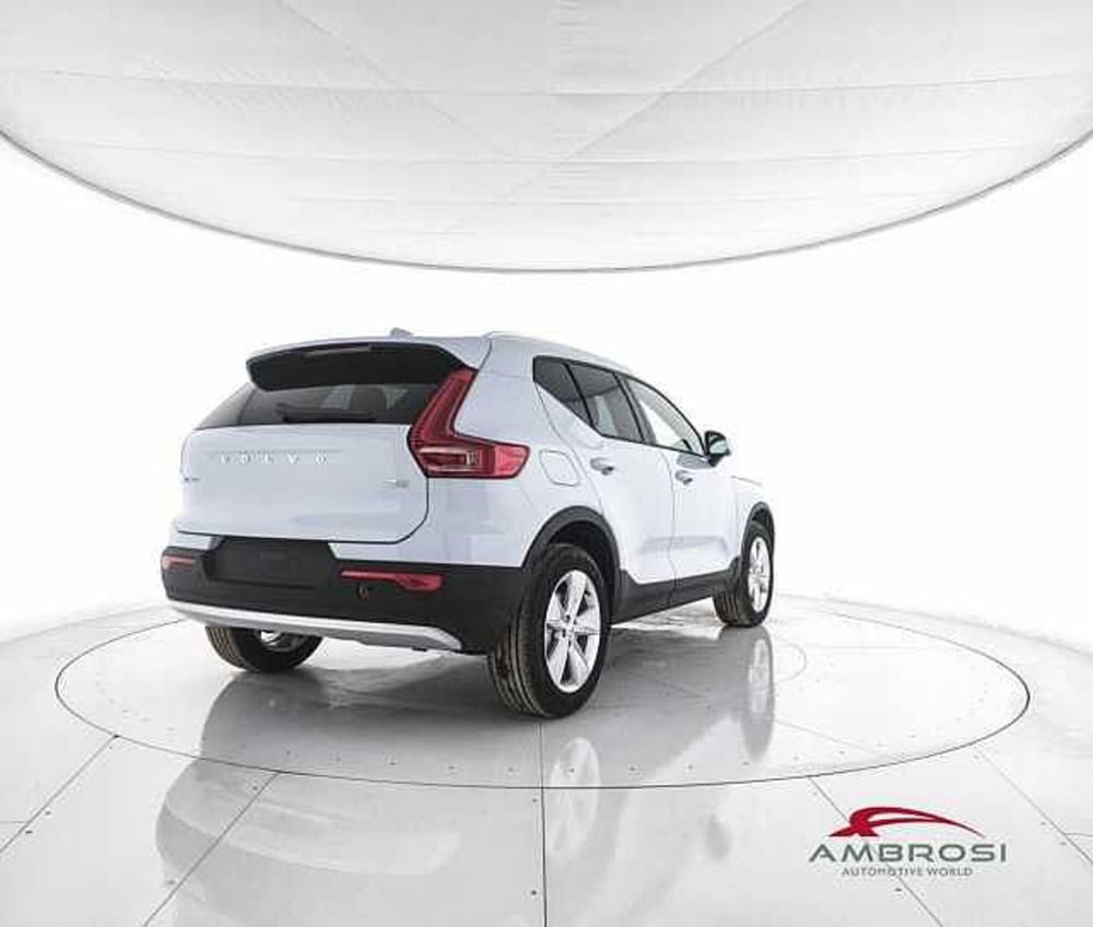 Volvo XC40 nuova a Viterbo (3)