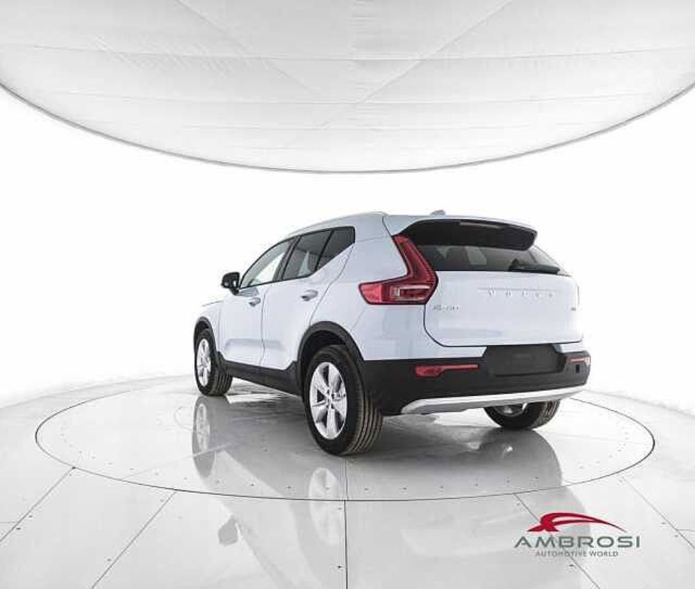 Volvo XC40 nuova a Viterbo (4)