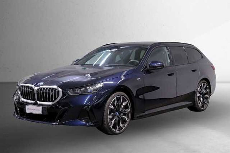 BMW i5 Touring xdrive40 MSport Edition del 2024 usata a Pianopoli