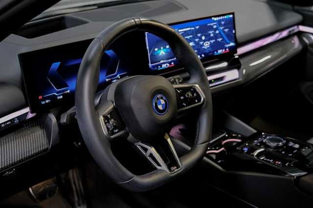 BMW i5 Touring usata a Catanzaro (13)