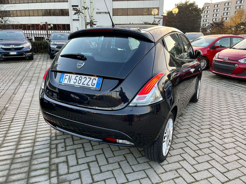 Lancia Ypsilon usata a Milano (7)