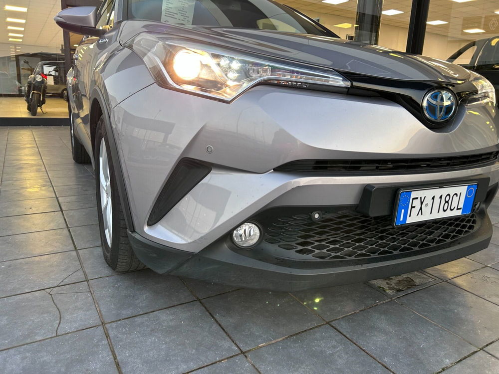 Toyota Toyota C-HR usata a Frosinone (12)