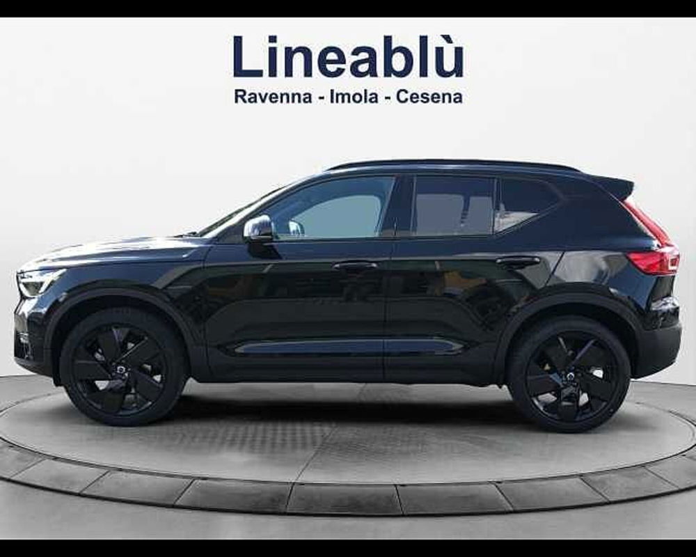 Volvo XC40 nuova a Ravenna (2)