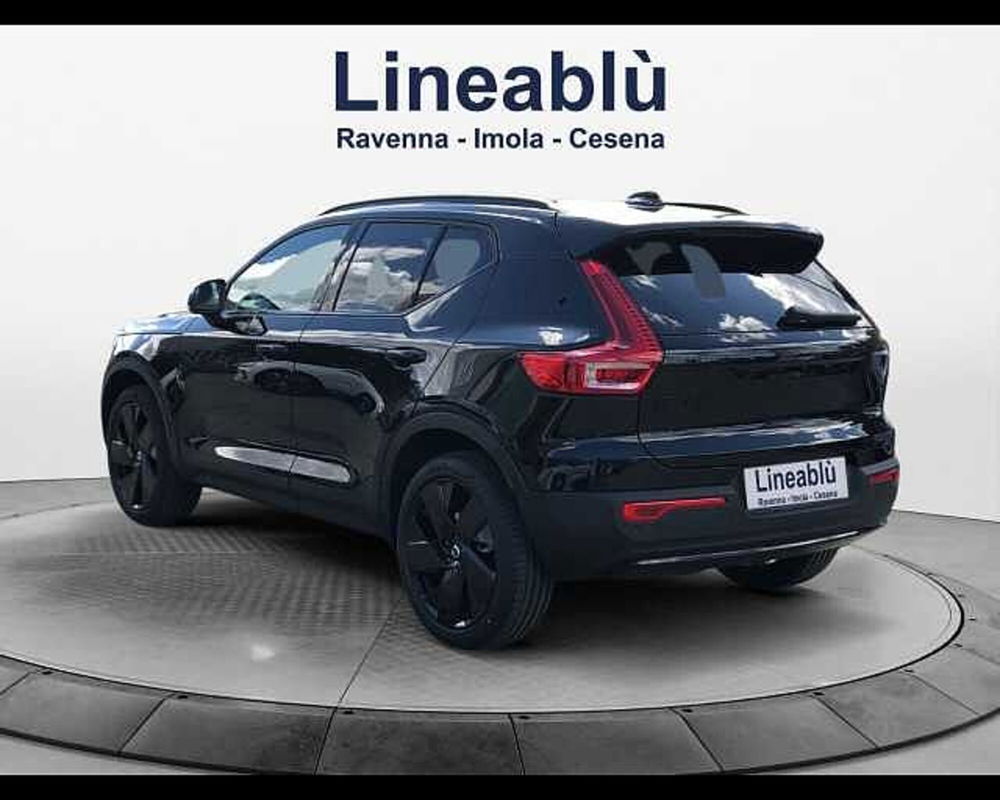 Volvo XC40 nuova a Ravenna (3)