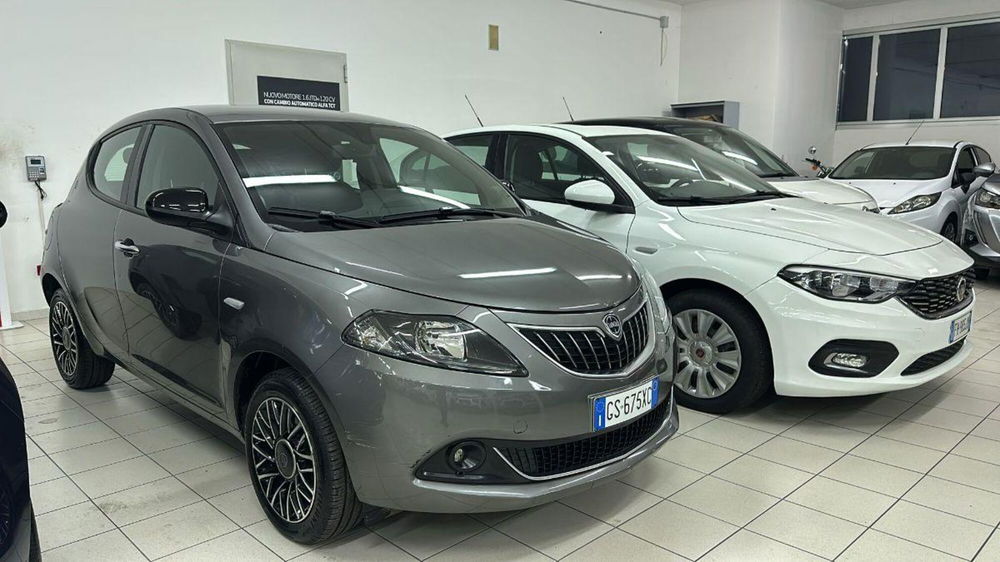 Lancia Ypsilon usata a Napoli (2)