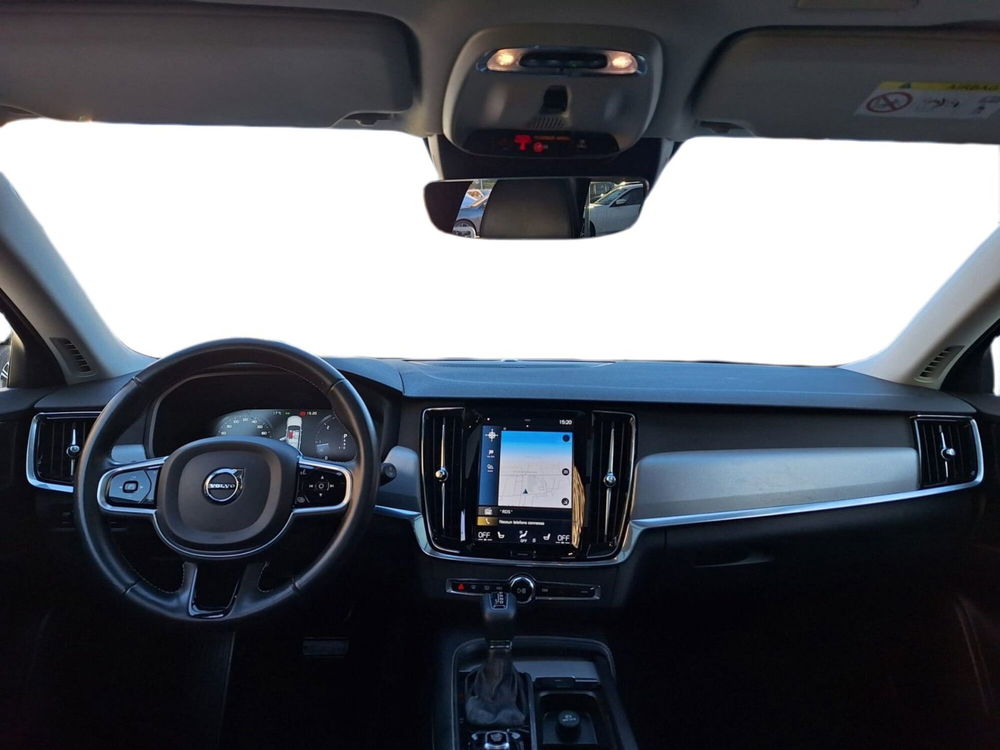 Volvo V90 Cross Country usata a Bari (9)