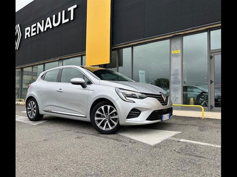 Renault Clio 1.6 E Tech full hybrid 145cv Techno qstomize van del 2021 usata a Parma