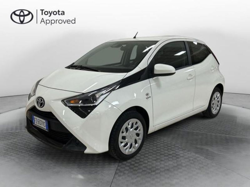 Toyota Aygo Connect 1.0 VVT-i 72 CV 5 porte x-cool del 2020 usata a Bra