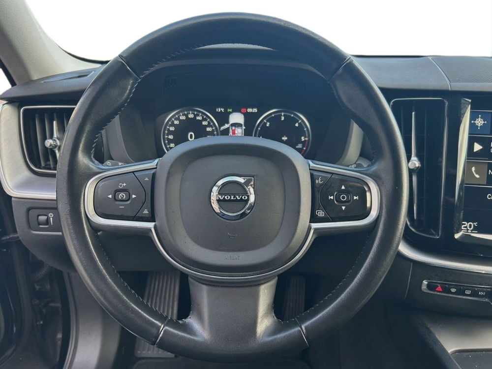 Volvo XC60 usata a Bari (7)