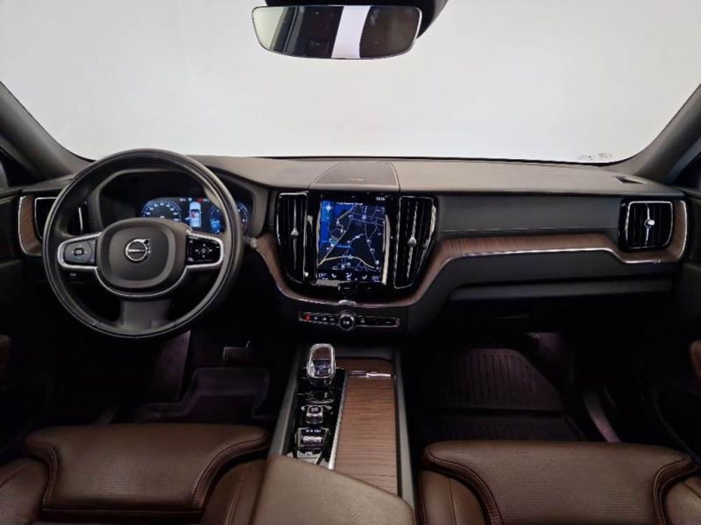 Volvo XC60 usata a Bari (9)