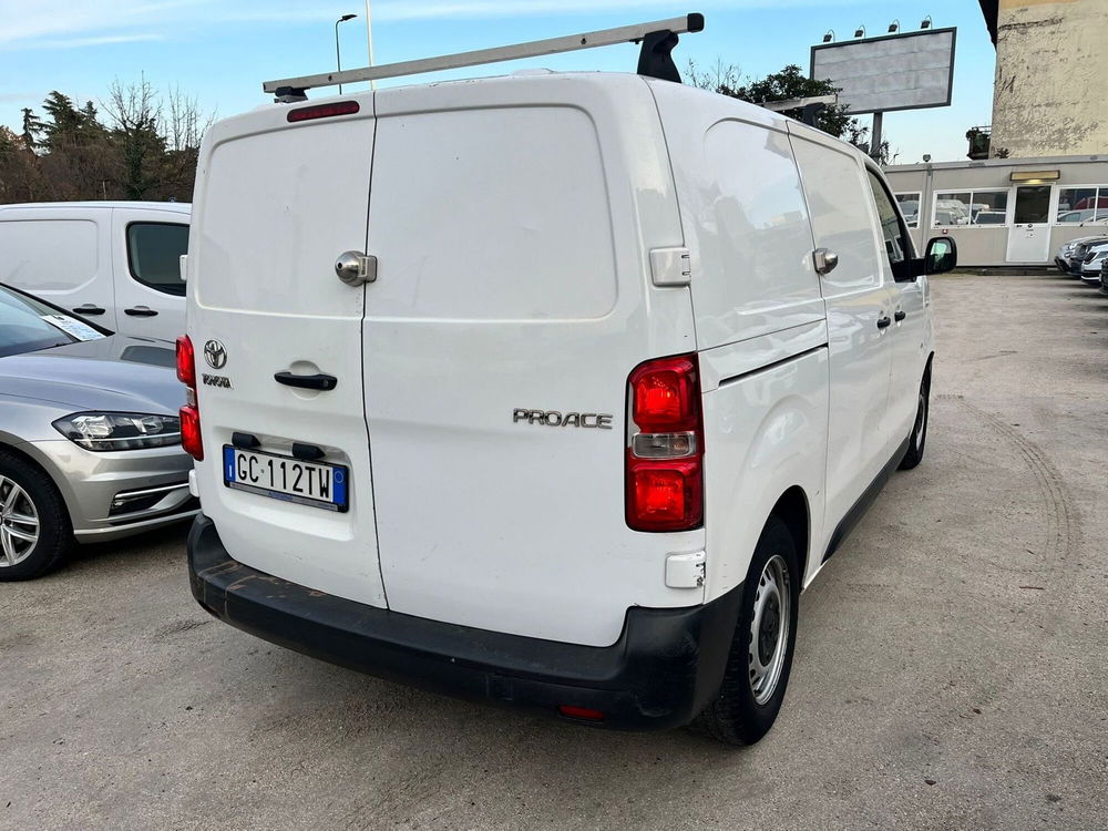 Toyota Proace usata a Milano (8)