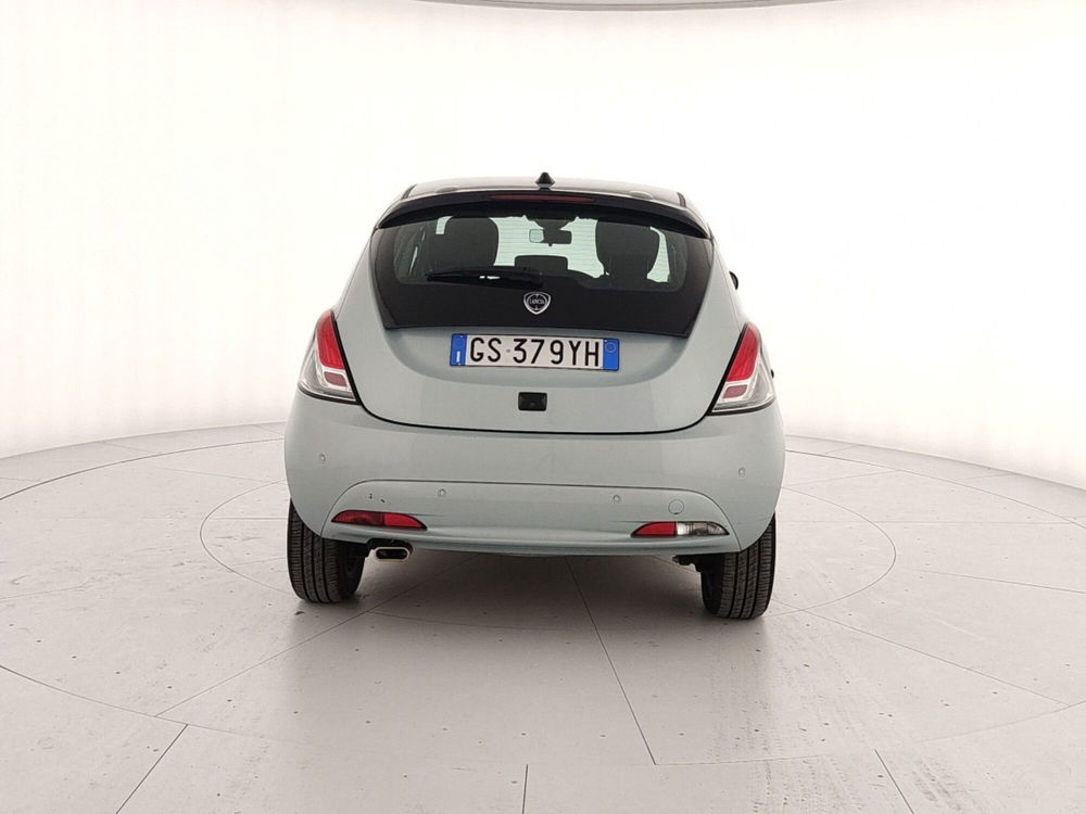 Lancia Ypsilon usata a Caserta (5)