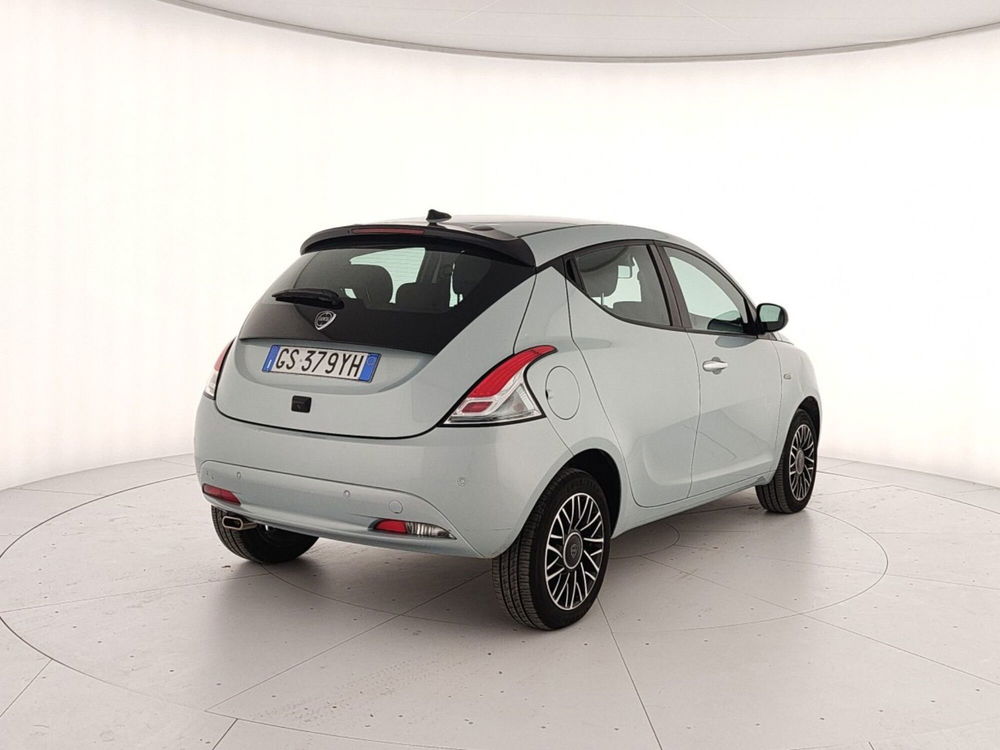 Lancia Ypsilon usata a Caserta (6)