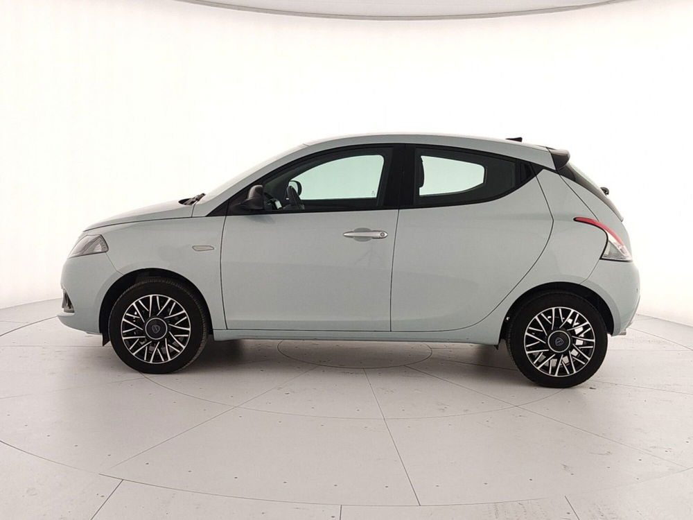 Lancia Ypsilon usata a Caserta (8)