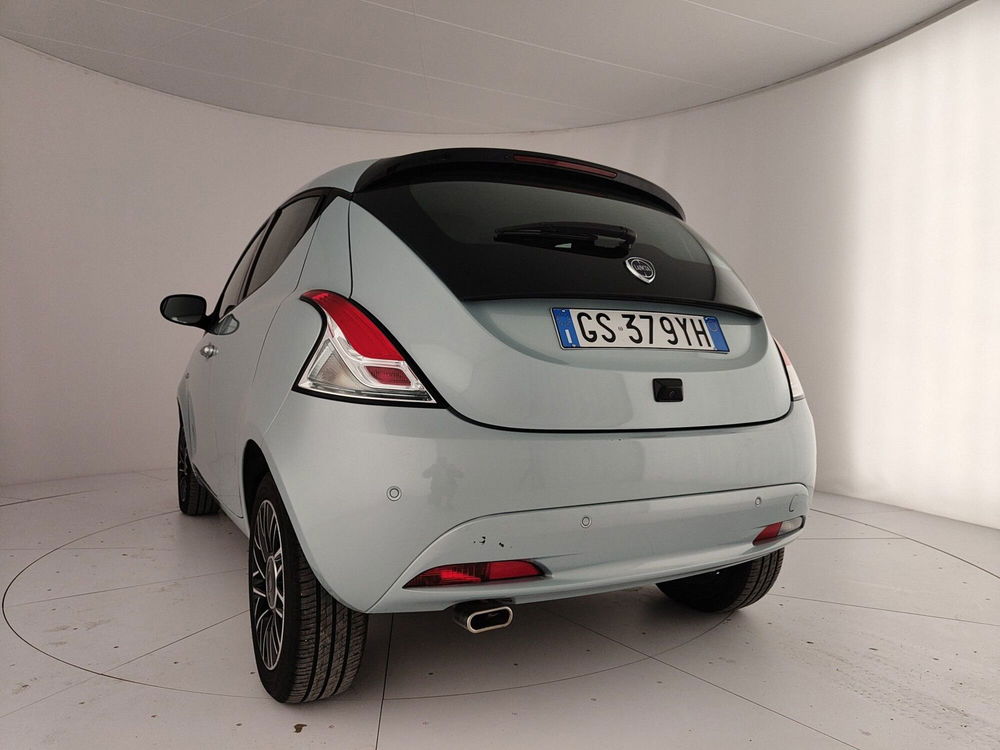 Lancia Ypsilon usata a Caserta (9)