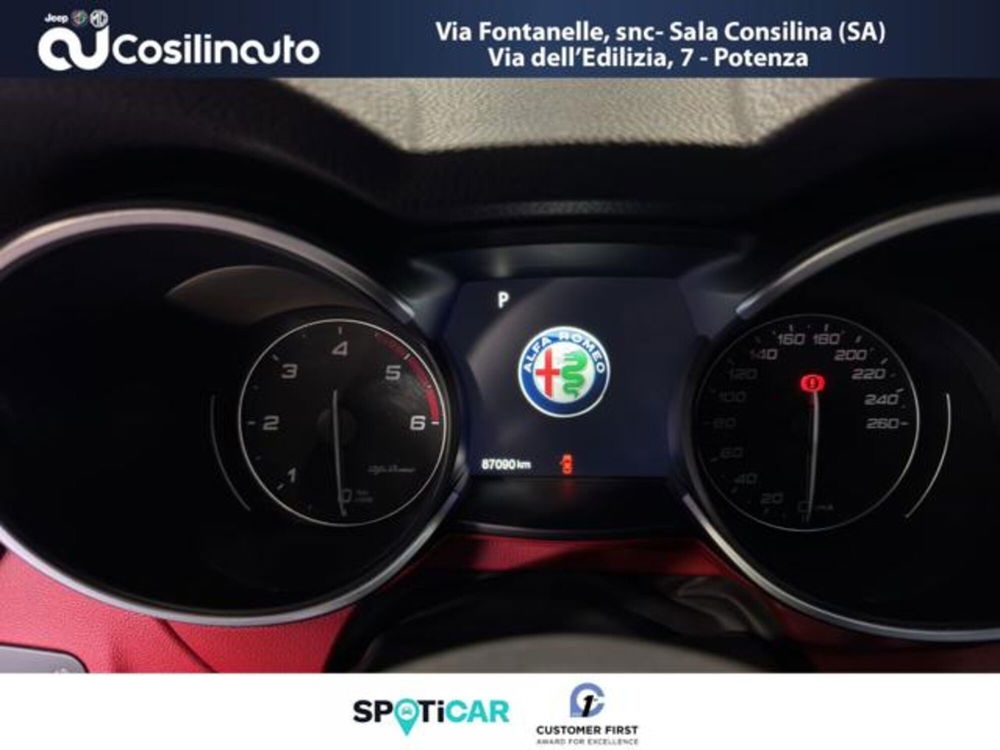 Alfa Romeo Stelvio usata a Salerno (14)