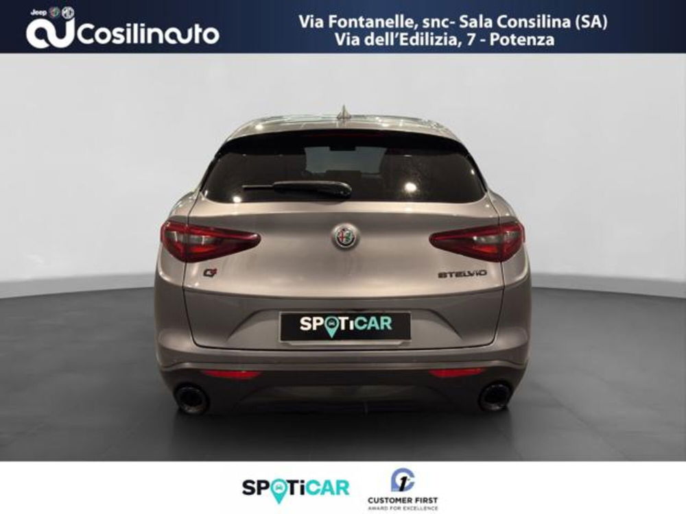 Alfa Romeo Stelvio usata a Salerno (4)