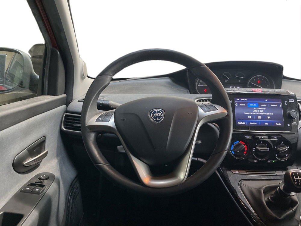 Lancia Ypsilon usata a Torino (10)