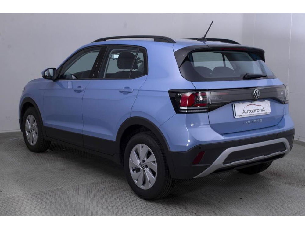 Volkswagen T-Cross nuova a Novara (10)