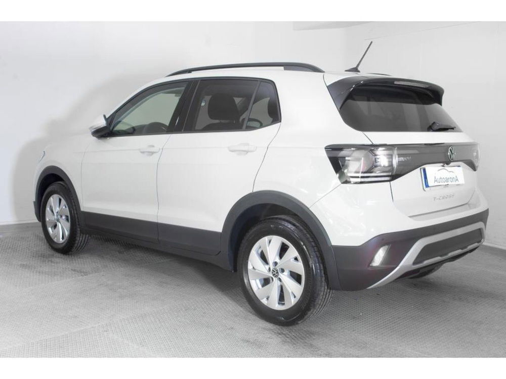 Volkswagen T-Cross nuova a Novara (4)