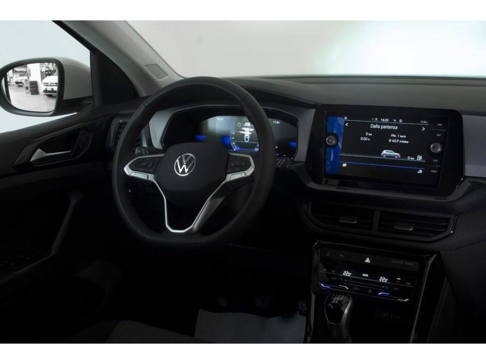 Volkswagen T-Cross nuova a Novara (6)