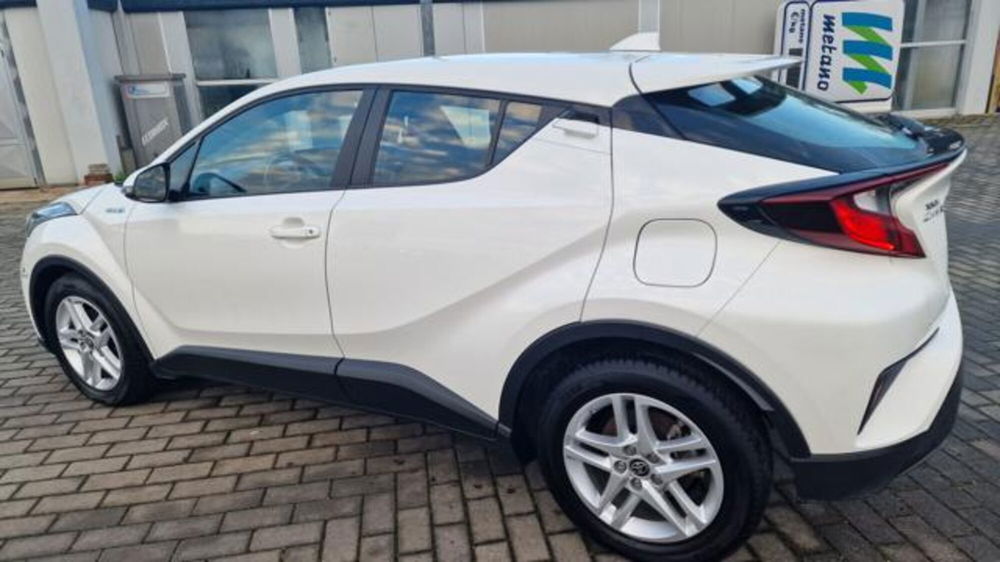 Toyota Toyota C-HR usata a Milano (6)