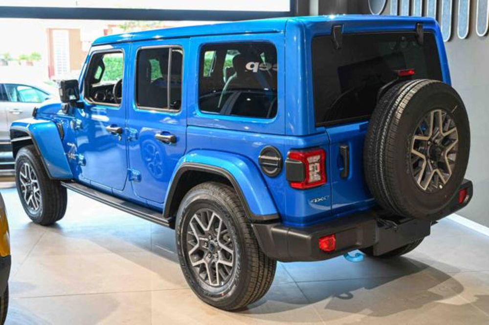 Jeep Wrangler Unlimited nuova a Torino (2)