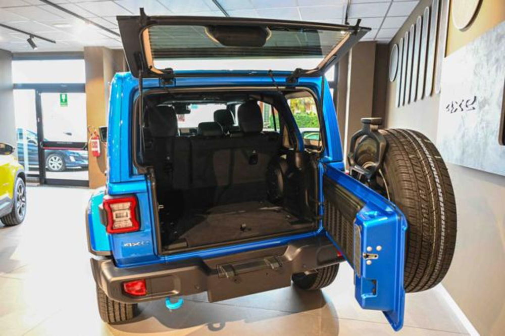 Jeep Wrangler Unlimited nuova a Torino (4)