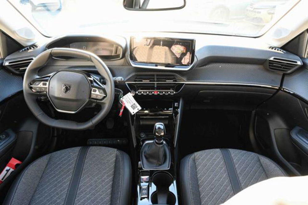 Peugeot 208 nuova a Torino (11)