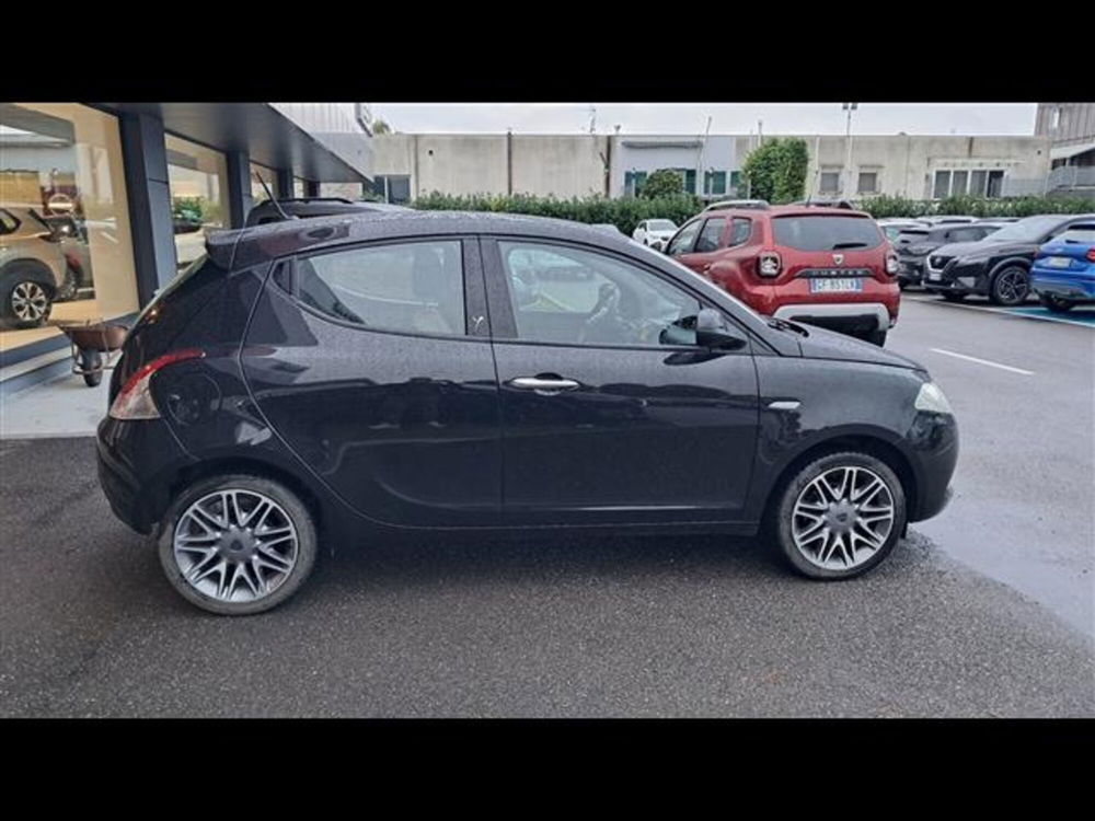 Lancia Ypsilon usata a Asti (4)