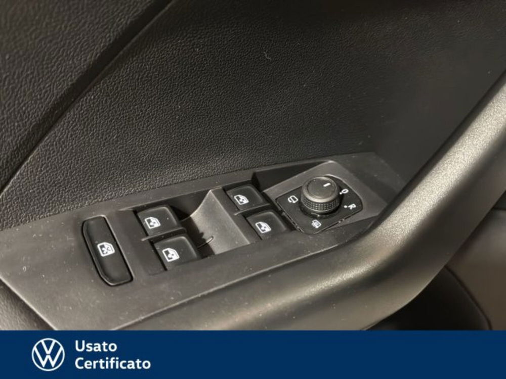 Volkswagen T-Cross usata a Vicenza (15)