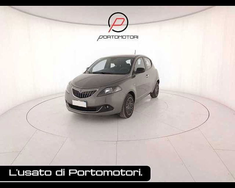 Lancia Ypsilon 1.0 FireFly 5 porte S&amp;S Hybrid Gold Plus del 2023 usata a Portogruaro