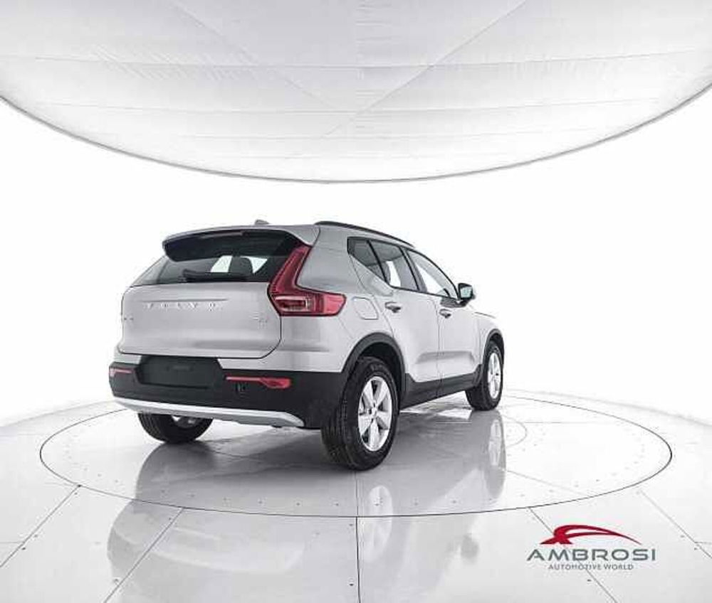 Volvo XC40 nuova a Viterbo (3)