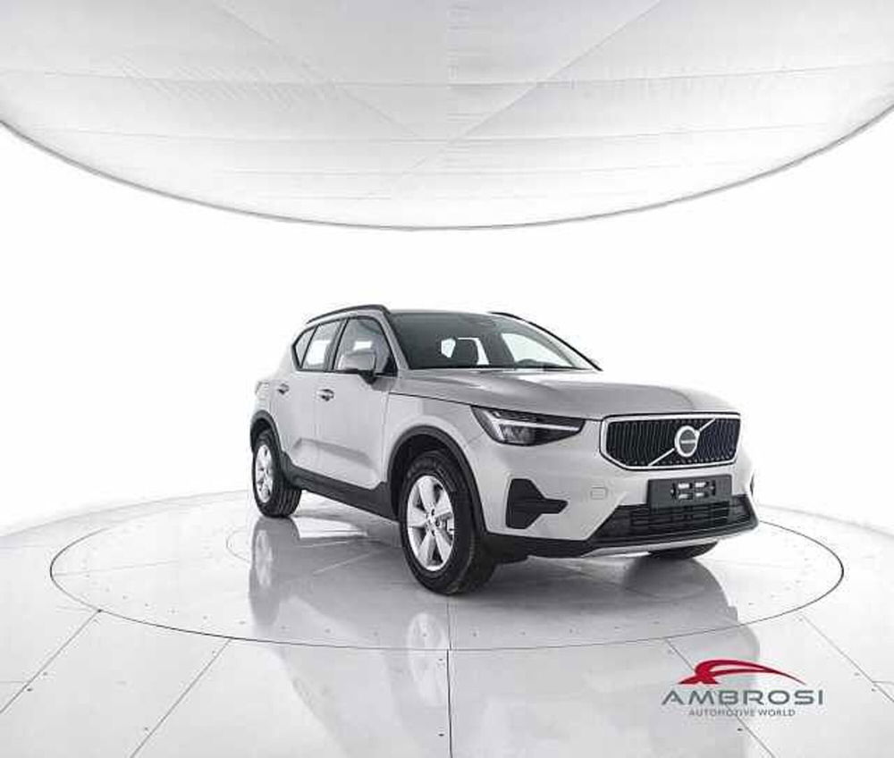 Volvo XC40 nuova a Viterbo (2)