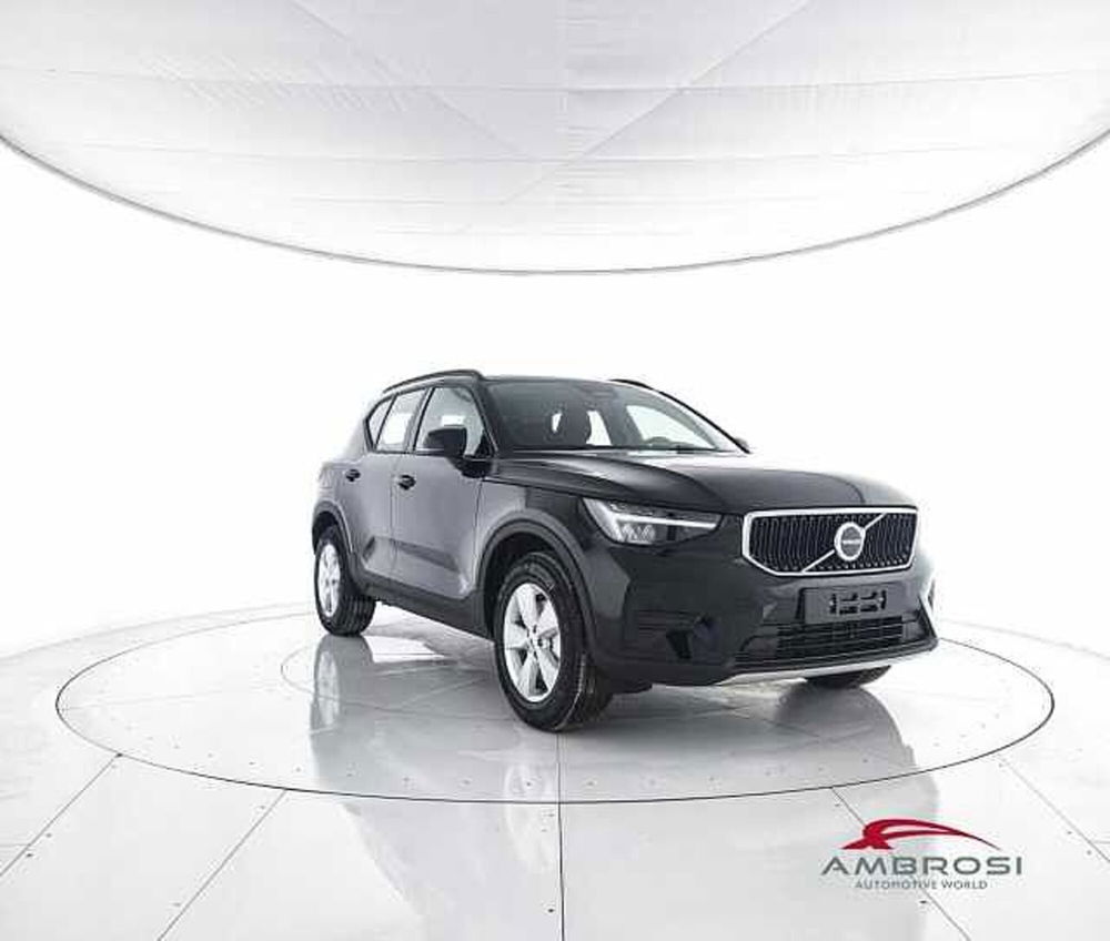 Volvo XC40 nuova a Viterbo (2)