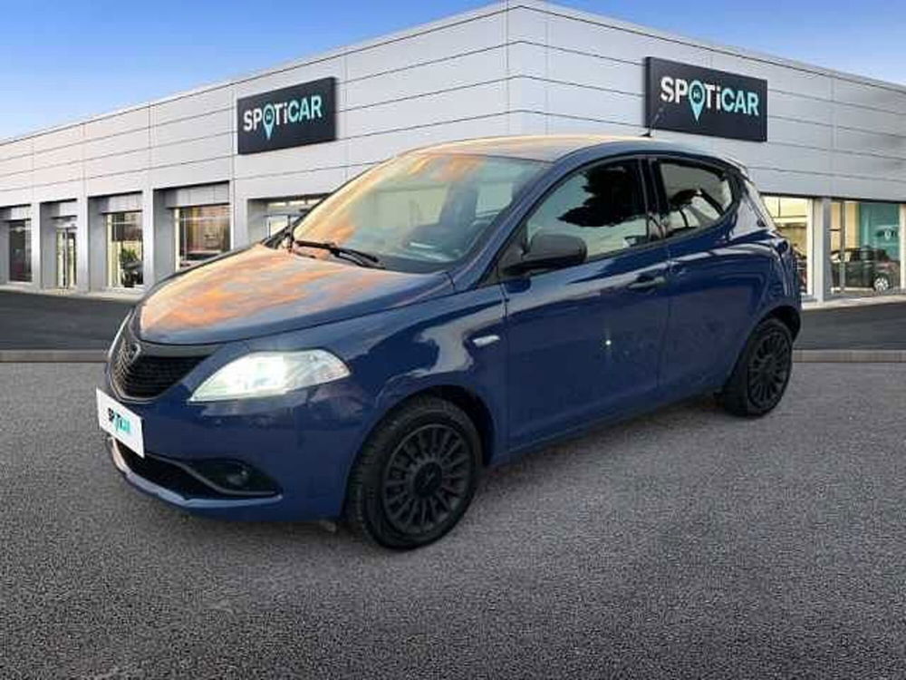 Lancia Ypsilon usata a Ravenna