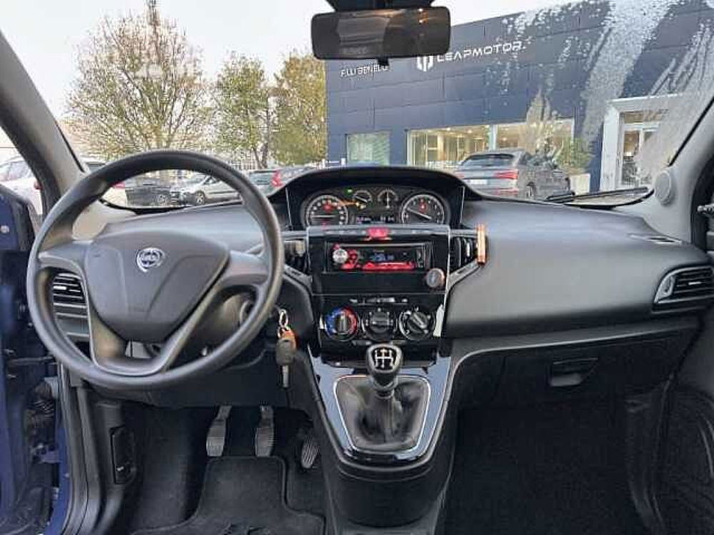 Lancia Ypsilon usata a Ravenna (10)