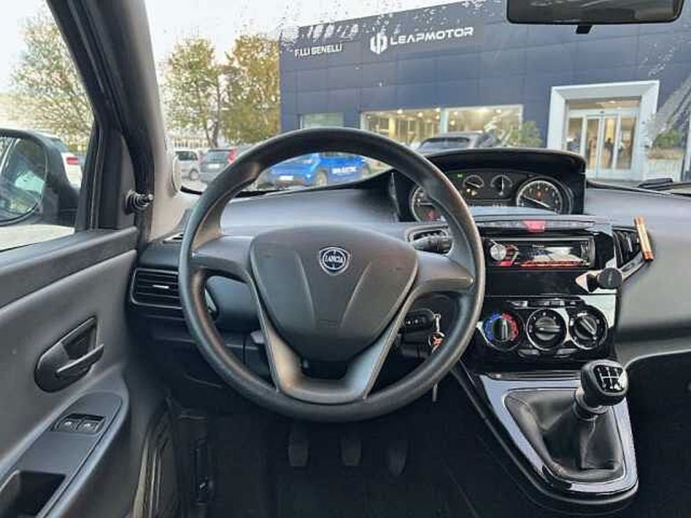 Lancia Ypsilon usata a Ravenna (12)