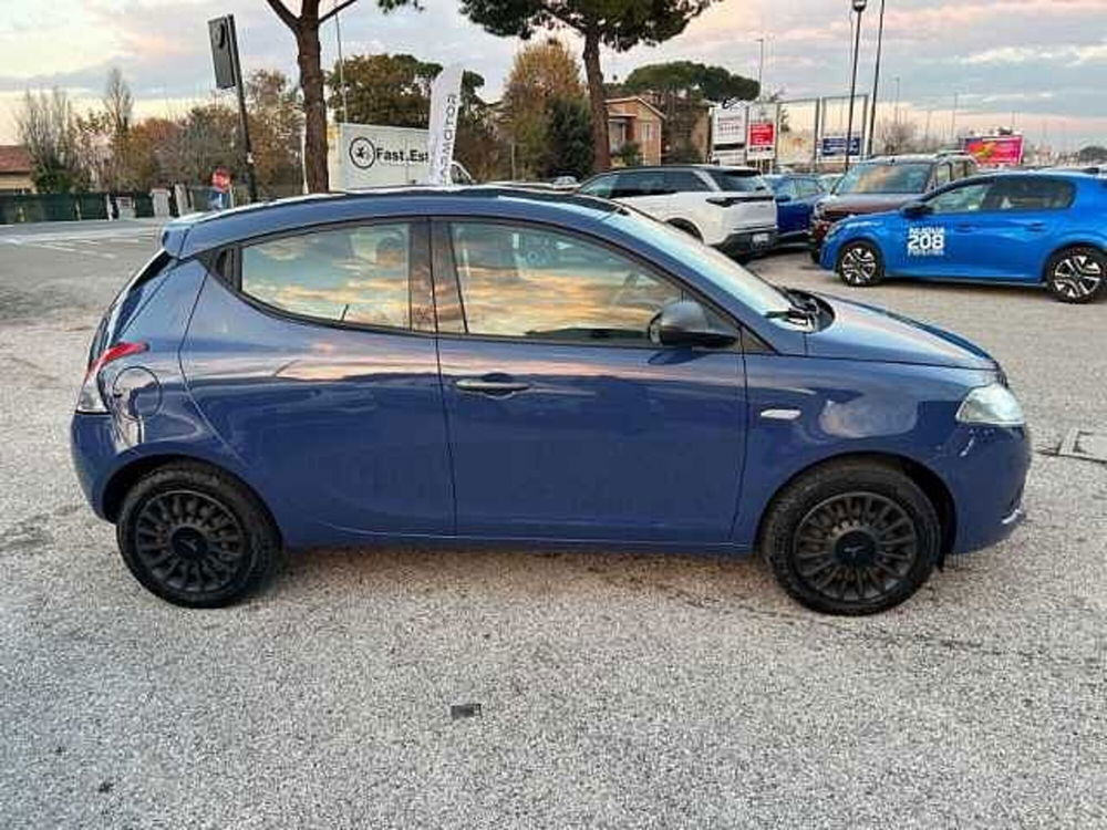 Lancia Ypsilon usata a Ravenna (4)