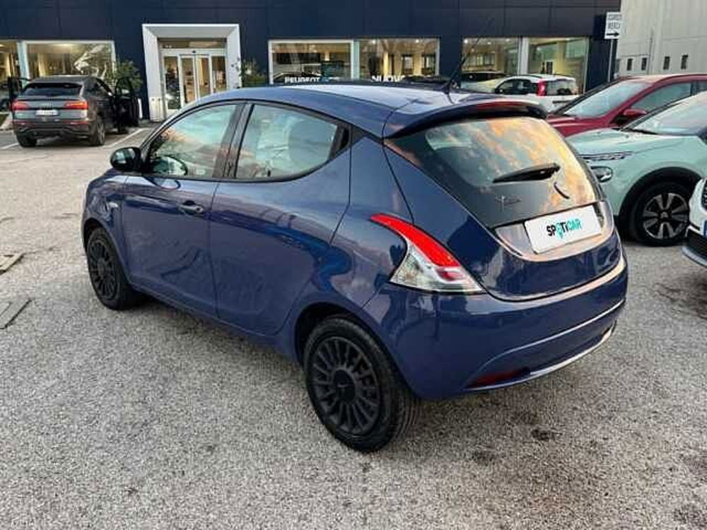 Lancia Ypsilon usata a Ravenna (5)