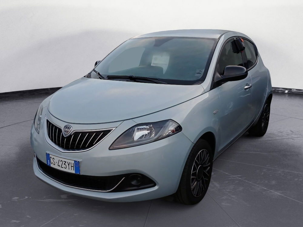 Lancia Ypsilon usata a Lecce