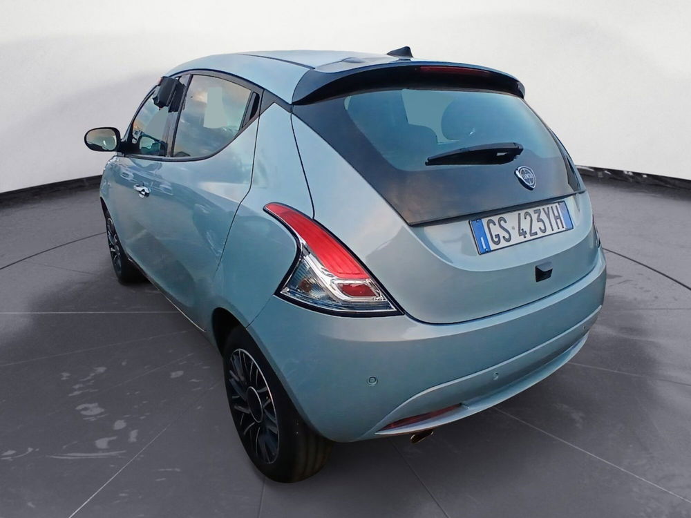 Lancia Ypsilon usata a Lecce (5)